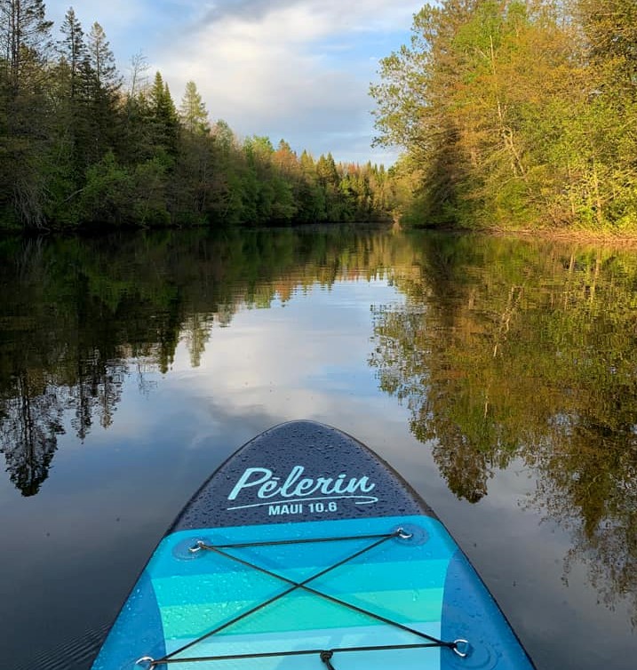 Planche à pagaie sur la rivière Saint-Charles à Québec