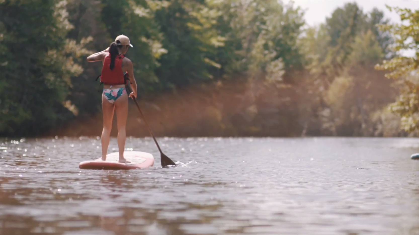 Planche à pagaie sur la rivière Saint-Charles à Québec