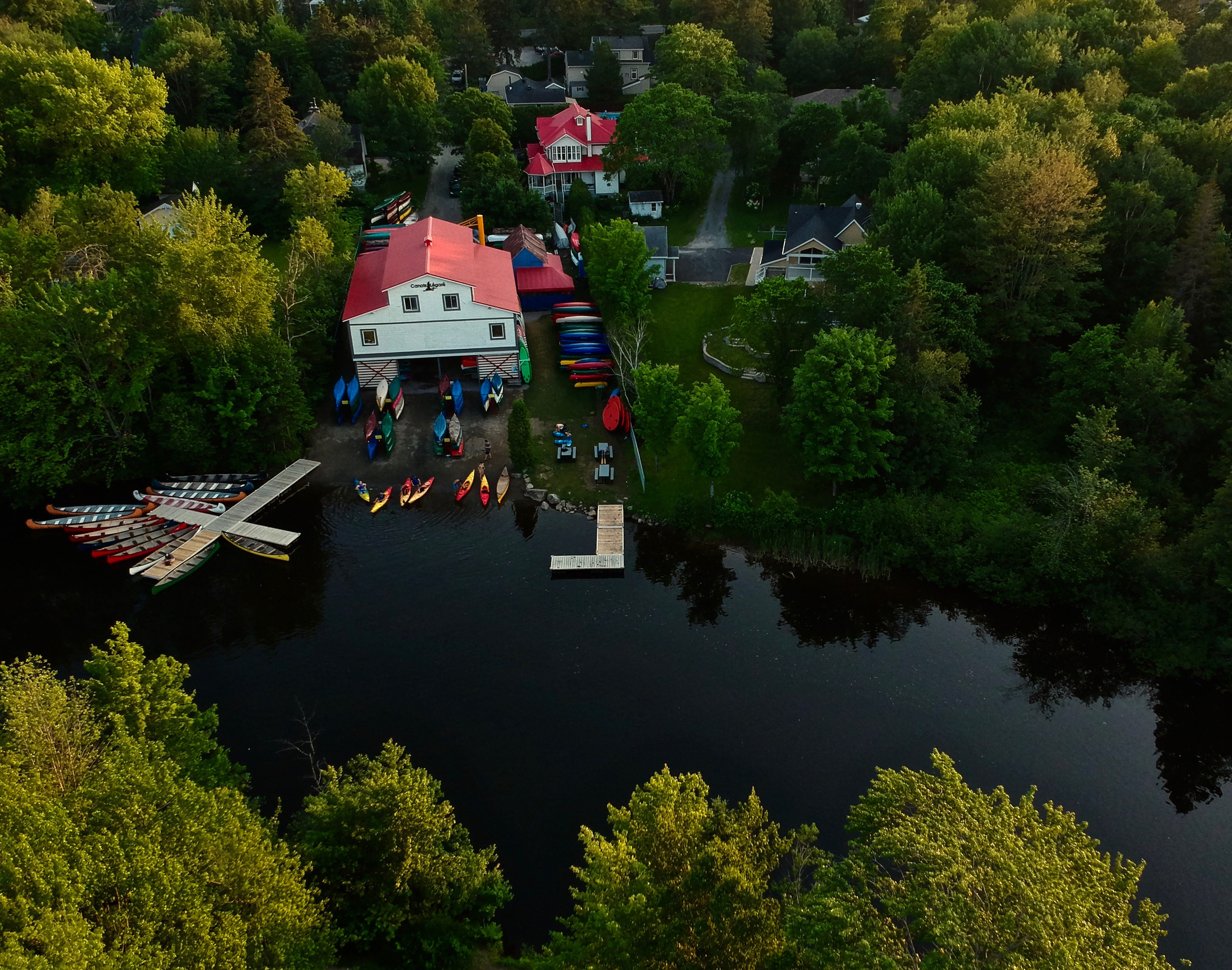 Centre de location Canots Légaré vue des airs