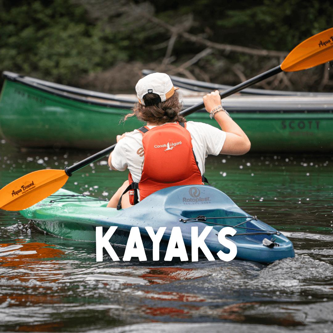 Kayak sur la rivière Saint-Charles vue de dos